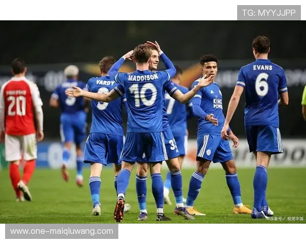 曼城世俱杯首战备战训练：新援谢尔基、赖因德斯合练亮相